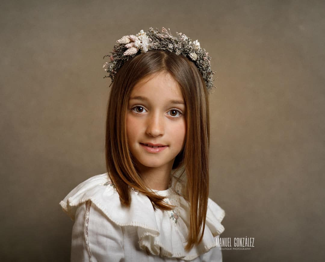 Fotografía de comunion en Sevilla: El Legado de Noa 1 Sesión de fotografía infantil en Sevilla con la pequeña Noa retrato
